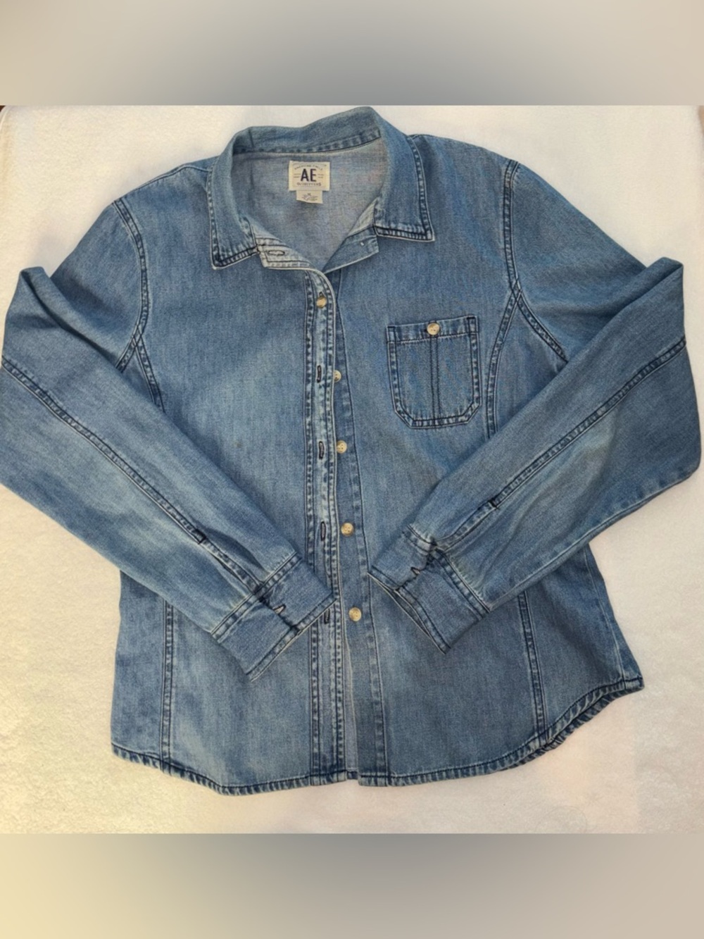 American Eagle Outfitters Denim Blue Button-Down Shirt| Medium - Picture 2 of 3